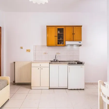 Captain Michalis Apartments Galatas  Exterior photo