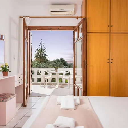 Captain Michalis Apartments Galatas  Exterior photo