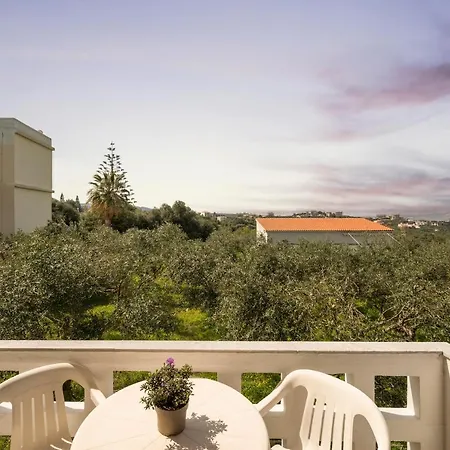 Captain Michalis Apartments Galatas  Exterior photo
