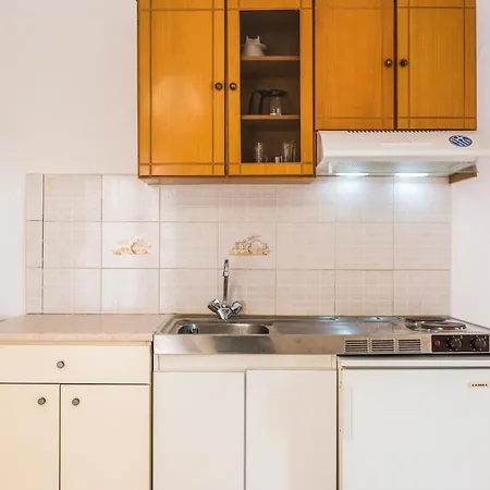 Captain Michalis Apartments Galatas  Exterior photo