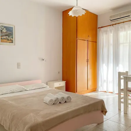 Captain Michalis Apartments Galatas  Exterior photo