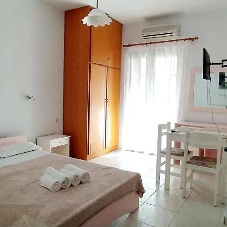 Captain Michalis Apartments Galatas  Exterior photo